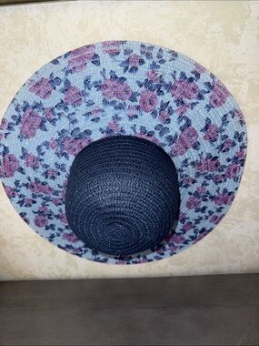 chatties Two-Tone Wide Brim Sun Hat in Light Blue and Navy